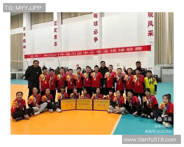 重庆篮球队的蜕变之路：从默默无闻到赛场辉煌的成长历程